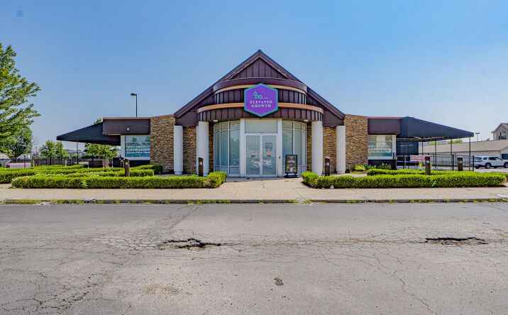 Pictures of Retail property located at 7520 High Cross Blvd, Columbus, OH 43235 for sales - image #1