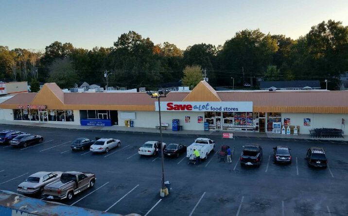 Pictures of Retail property located at 1216 Hillsboro Blvd, Manchester, TN 37355 for sales - image #1