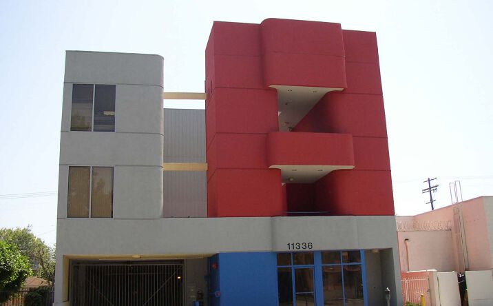Pictures of Office property located at 11336 Camarillo St, Los Angeles, CA 91602 for sales - image #1