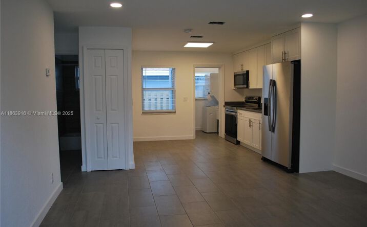 Pictures of Multifamily property located at 3641 NE 1st Ter, Oakland Park, FL 33334 for sales - image #1