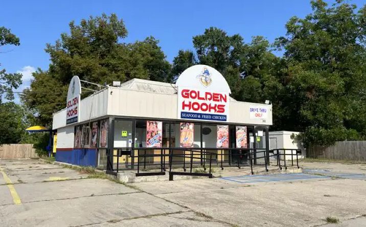 Pictures of Retail property located at 212 SW evangeline thruway, Lafayette, LA 70501 for sales - image #1