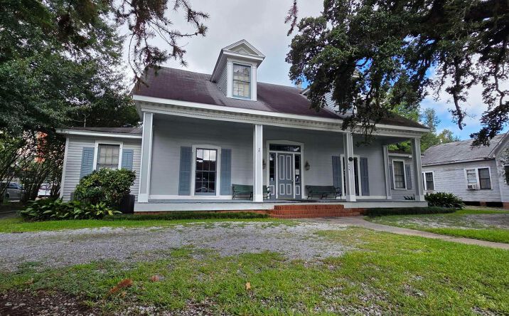 Pictures of Office property located at 814 S Washington St, Lafayette, LA 70501 for sales - image #1