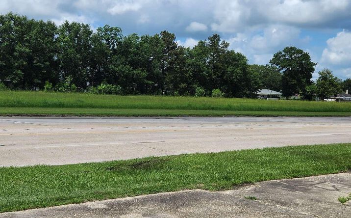 Pictures of Land property located at 721 W Summers Dr, Abbeville, LA 70510 for sales - image #1