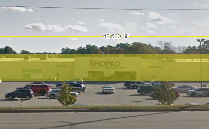 Pictures of Retail property located at 825 W Fulton St, Waupaca, WI 54981 for sales - image #1