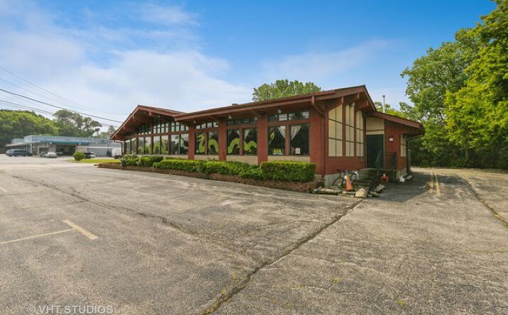 Pictures of Retail property located at 799 E Us Highway 45 Highway, Mundelein, IL 60060 for sales - image #1