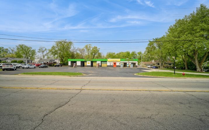 Pictures of Business for Sale, Retail property located at 235 W State Road, Island Lake, IL 60042 for sales - image #1
