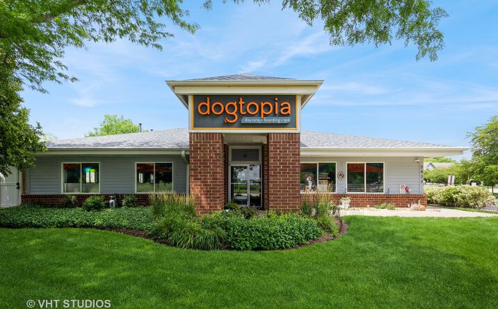 Pictures of Mixed Use property located at 2423 Fargo Boulevard, Geneva, IL 60134 for sales - image #1