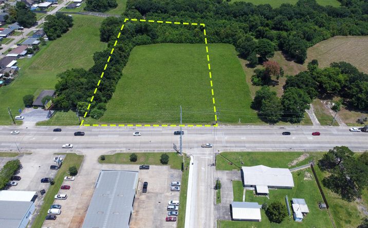 Pictures of Land property located at 2000 Blk Ambassador Caffery Parkway, Lafayette, LA 70506 for sales - image #1