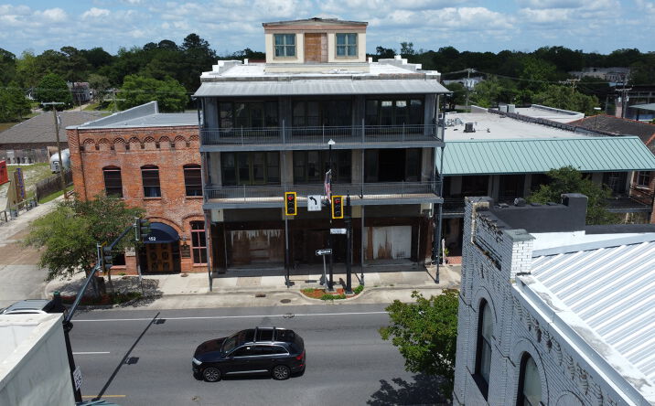 Pictures of Retail property located at 150 W Main St, New Iberia, LA 70560 for sales - image #1