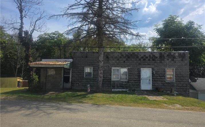 Pictures of Mixed Use, Self Storage property located at 359 Ewing St, Meadowlands, PA 15347 for sales - image #1