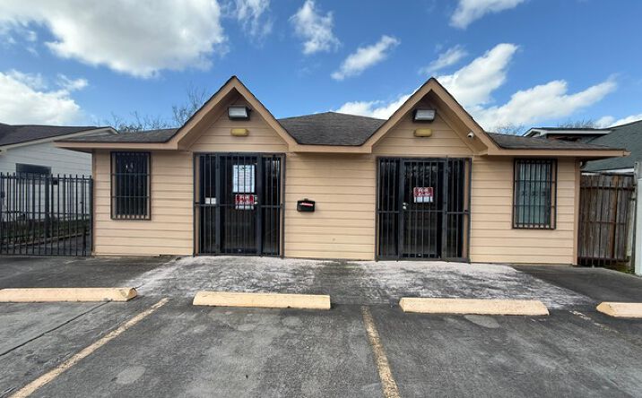 Pictures of Retail property located at 8335 Howard Dr, Houston, TX 77017 for sales - image #1