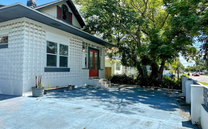 Pictures of Multifamily property located at 3105 W Spruce St, Tampa, FL 33607 for sales - image #1