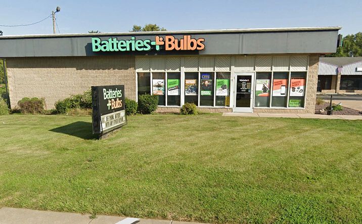 Pictures of Retail property located at 513 Lincoln Hwy, Fairview Heights, IL 62208 for sales - image #1