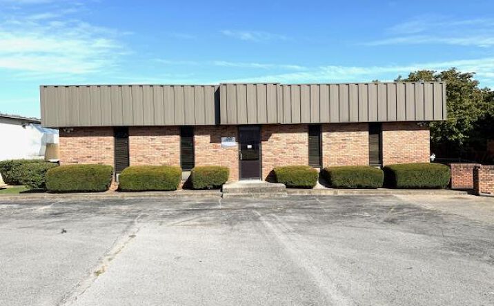 Pictures of Office, Industrial property located at 208 Bradshaw Pike Ext, Hopkinsville, KY 42240 for sales - image #1