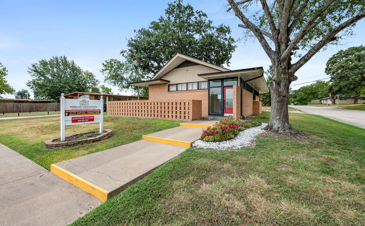 Pictures of Mixed Use, Office property located at 601 Mary Lake Dr., Bryan, TX 77801-3424 for sales - image #1