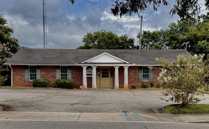 Pictures of Office property located at 321 Bacon Street, Edgefield, SC 29824 for sales - image #1