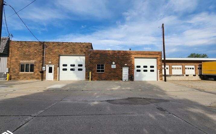 Pictures of Industrial, Office property located at 708-712 S Jefferson, Mason City, IA 50401 for sales - image #1