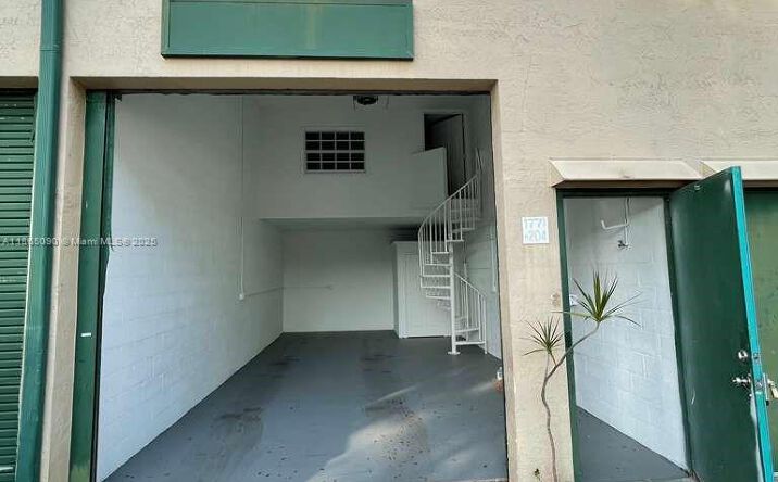 Pictures of Industrial property located at 1771 Blount Rd # 204, Pompano Beach, FL 33069 for sales - image #1