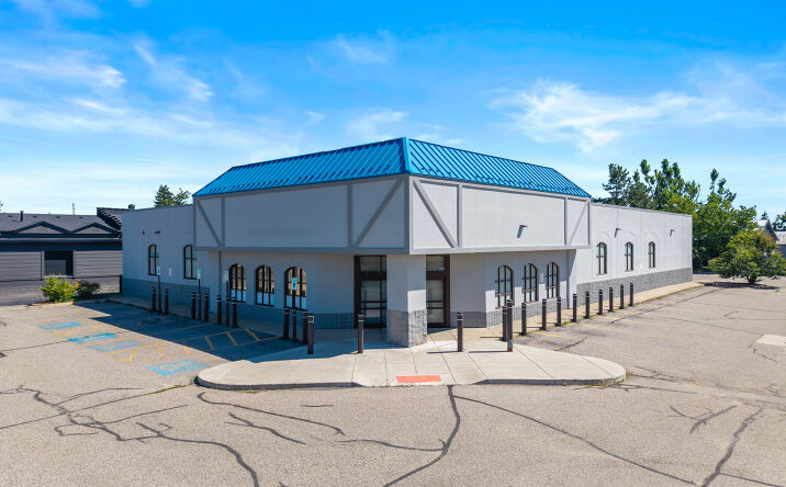Pictures of Retail property located at 419 W Main St, Gaylord, MI 49735 for sales - image #1