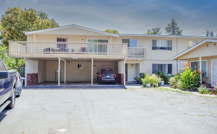 image of property at 528 STEELE LN Santa Rosa CA 95403-3150