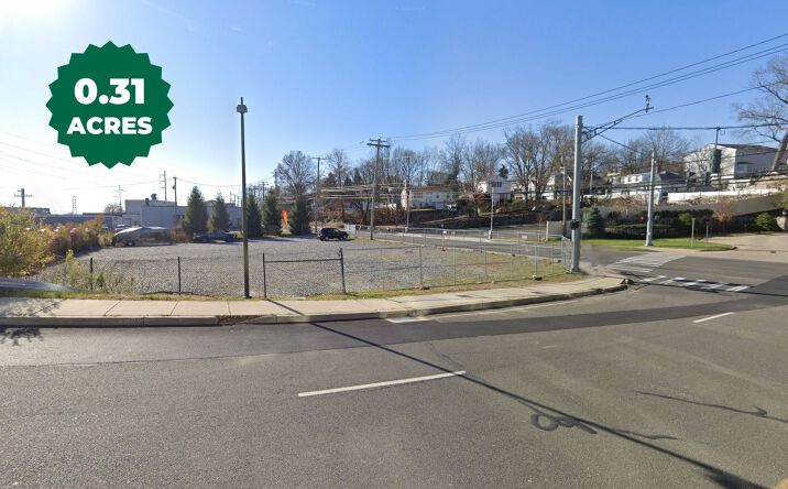 image of property at 1427 KINGS HWY Fairfield CT 06824-5314