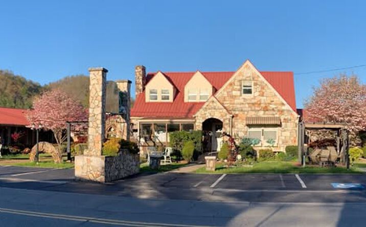 Pictures of Hospitality property located at 290 N Main St, Robbinsville, NC 28771 for sales - image #1