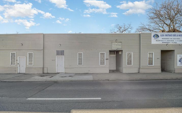Pictures of Industrial, Mixed Use, Office, Retail property located at 8201 Vine St, Cincinnati, OH 45216 for sales - image #1