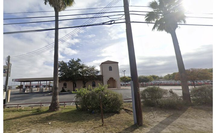 Pictures of Mixed Use, Office, Retail property located at 420 N Weidner Rd, San Antonio, TX 78233 for sales - image #1