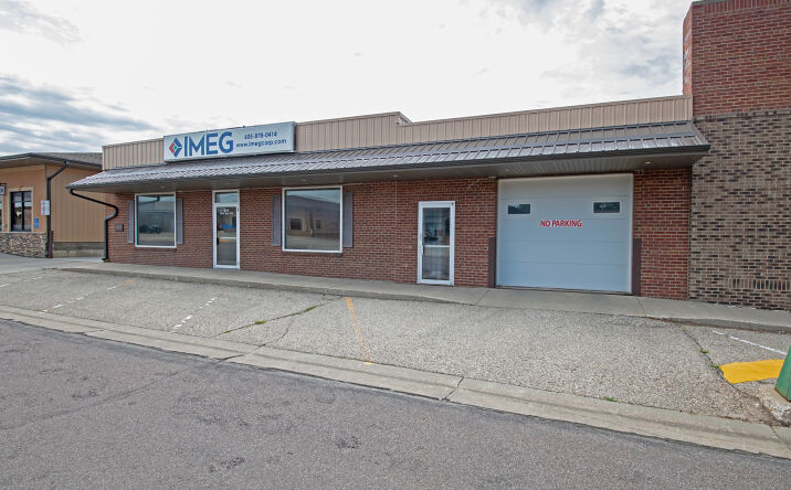 Pictures of Mixed Use property located at 114 1st Ave NW, Watertown, SD 57201 for sales - image #1