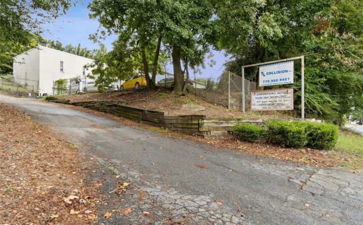 Pictures of Business for Sale, Retail, Industrial property located at 1875 Airport Industrial Park Drive SE, Marietta, GA 30060 for sales - image #1