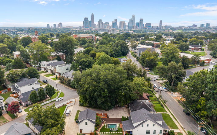 Pictures of Multifamily property located at 2014 W Trade St, Charlotte, NC 28216 for sales - image #1