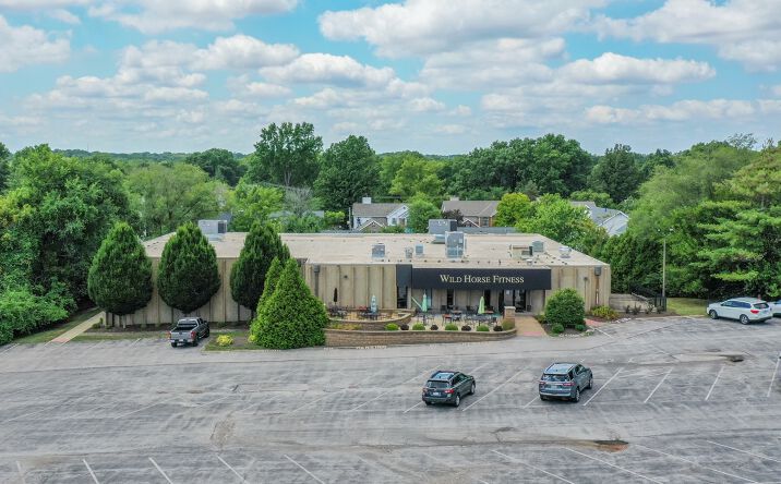 Pictures of Retail property located at 920 Kehrs Mill Rd, Ballwin, MO 63011 for sales - image #1