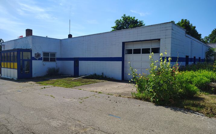 Pictures of Industrial, Retail property located at 140 Baker Street, Coloma, MI 49038 for sales - image #1