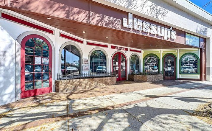 Pictures of Retail property located at 912 E New Haven Ave, Melbourne, FL 32901 for sales - image #1