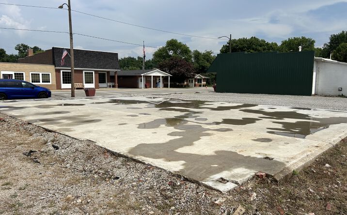 Pictures of Land property located at 107 S Main St, Hutsonville, IL 62433 for sales - image #1