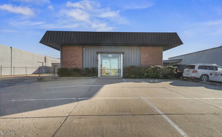 Pictures of Industrial property located at 9512 E 55th St, Tulsa, OK 74145 for sales - image #1