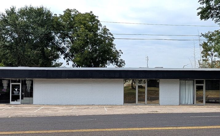 Pictures of Mixed Use property located at 400 W Methvin St, Longview, TX 75601 for sales - image #1