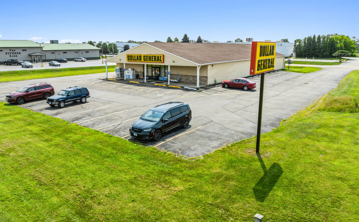 Pictures of Retail property located at 555 Progressive Ln, South Beloit, IL 61080 for sales - image #1