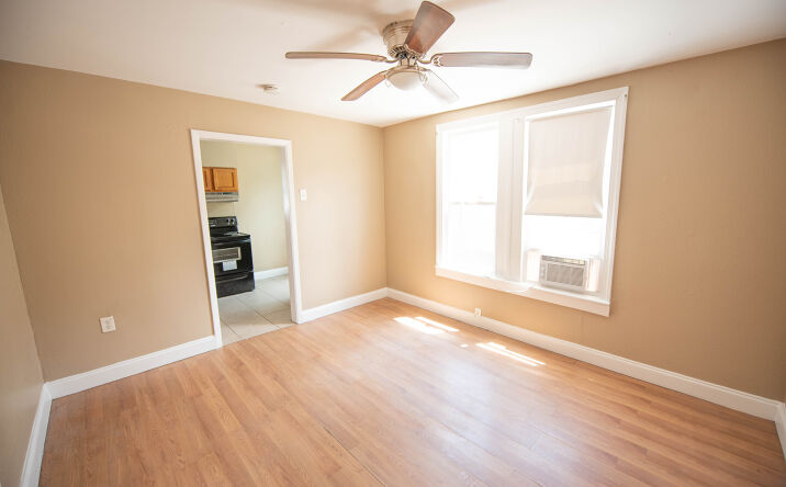 Pictures of Multifamily property located at 822 Grand Central St, Clearwater, FL 33756 for sales - image #1