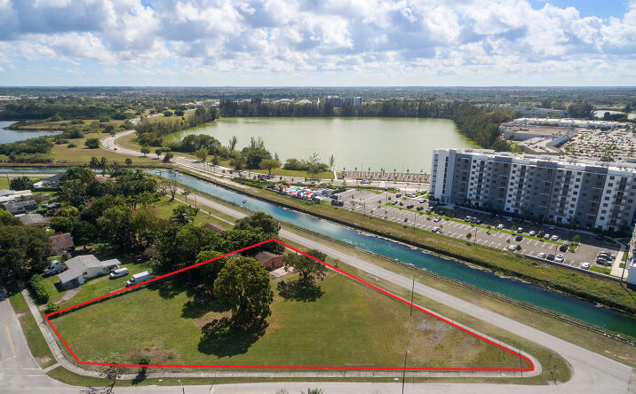 Pictures of Land property located at 27199 South Dixie, Homestead, FL 33032 for sales - image #1