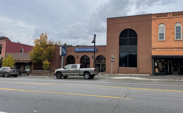 Pictures of Retail, Office property located at 116 S Broadway Street, Cassopolis, MI 49031 for sales - image #1