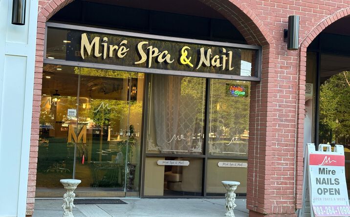 image of property at 800 MAIN ST S Southbury CT 06488-4210