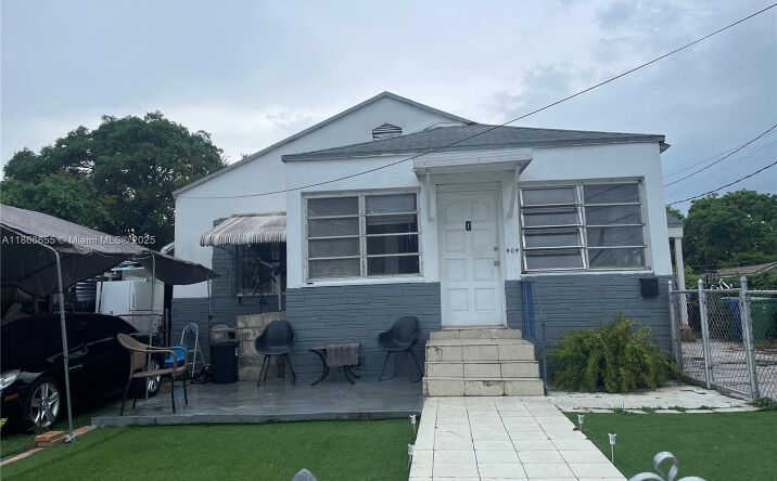 Pictures of Multifamily property located at 404 NW 23rd Ct, Miami, FL 33125 for sales - image #1