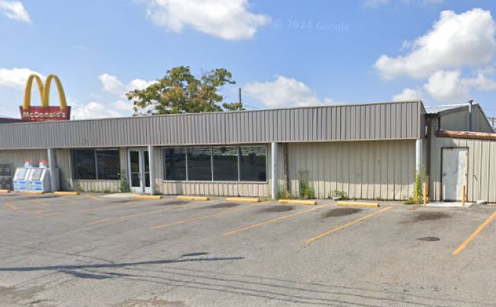 Pictures of Retail property located at 106 N Airline Rd, Morganfield, KY 42437 for sales - image #1