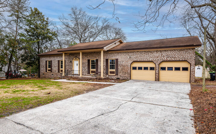 Pictures of Mixed Use, Office, Retail property located at 122 Old Chapin Rd, Lexington, SC 29072 for sales - image #1