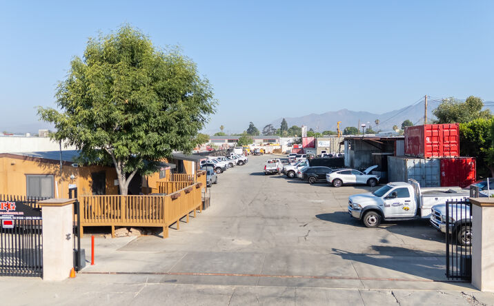 Pictures of Industrial property located at 669 Arroyo St, San Fernando, CA 91340 for sales - image #1