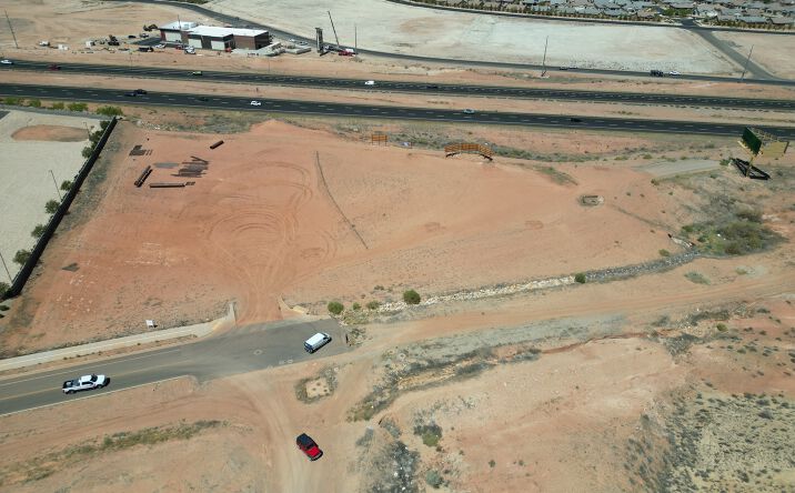 Pictures of Land property located at Desert Color Pkwy, St. George, UT 84790 for sales - image #1