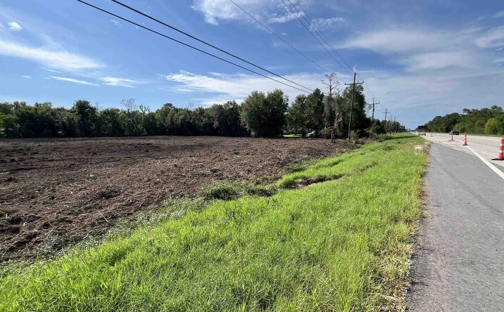 Pictures of Land property located at 2701 TX-62, Orange, TX 77632 for sales - image #1
