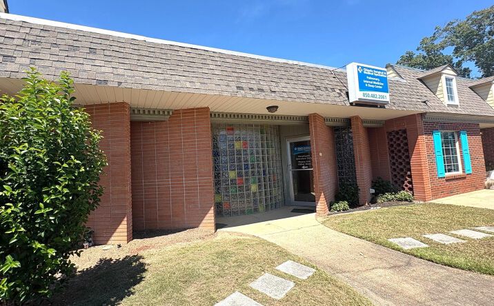 Pictures of Office property located at 4294 5th Avenue, Marianna, FL 32446 for sales - image #1