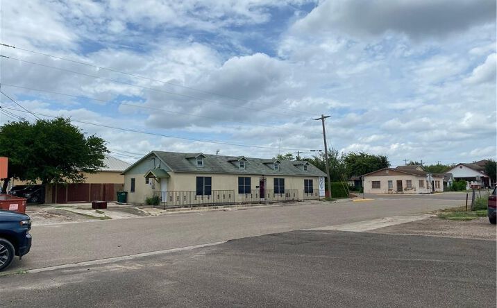 Pictures of Office property located at 104 N Texas Street N, Rio Grande City, TX 78582 for sales - image #1